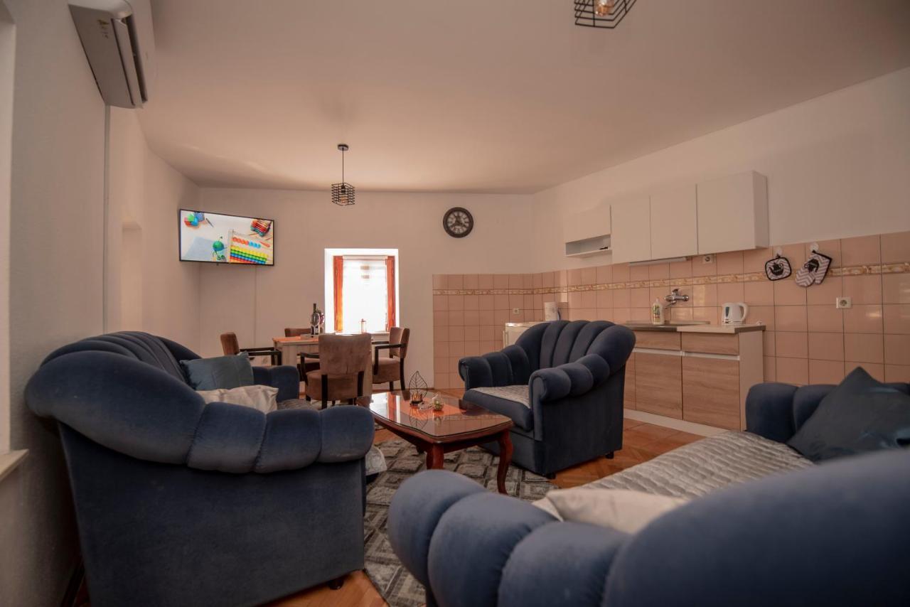 Apartman Nina Stari Grad Trebin Dış mekan fotoğraf